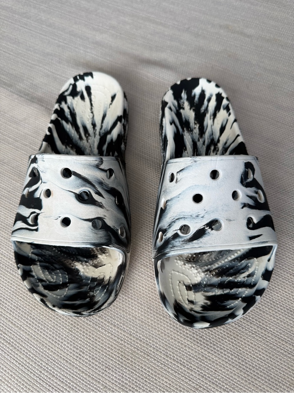 Crocs Black & White Marble Slide Sandals - Women